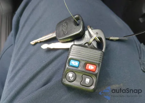 2000 Ford Focus Zx3 z USA, uszkodzony, nr VIN 3FAFP313XYR251996